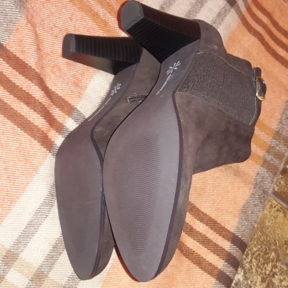 Isaac Mizrahi suede boots - Picture 4 of 4